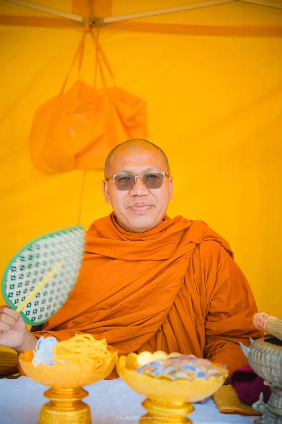 Alms and offerings &mdash; Onzon Thai Food & Drink Festival