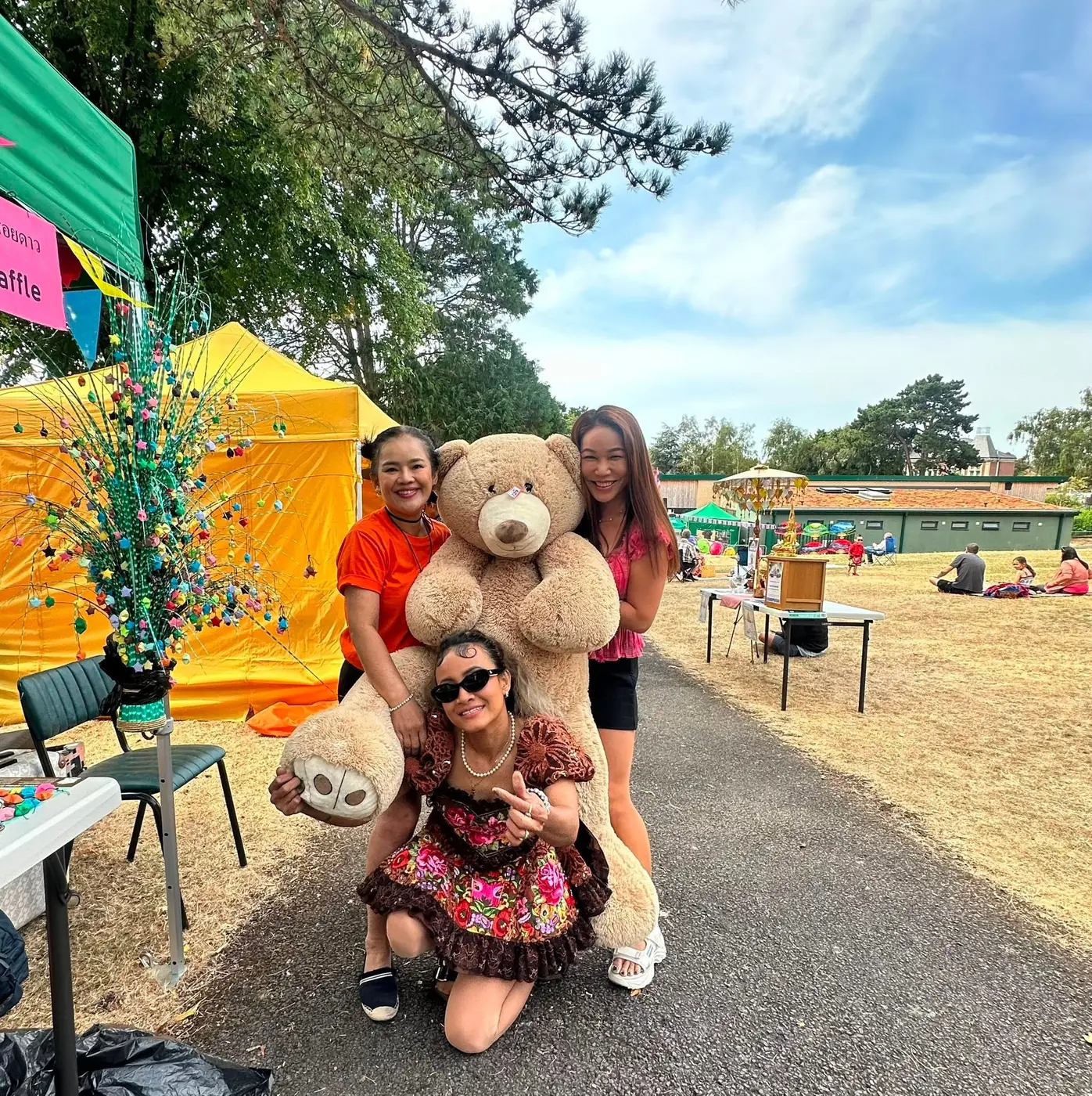 Traders setting up &mdash; Onzon Thai Food & Drink Festival